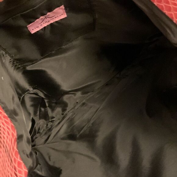 Kim Kardashian pink tote in faux snake print - Picture 16 of 16